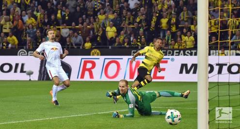 أوباميانج يفضل العودة للدوري الإيطالي رغم إغراءات بريميرليج